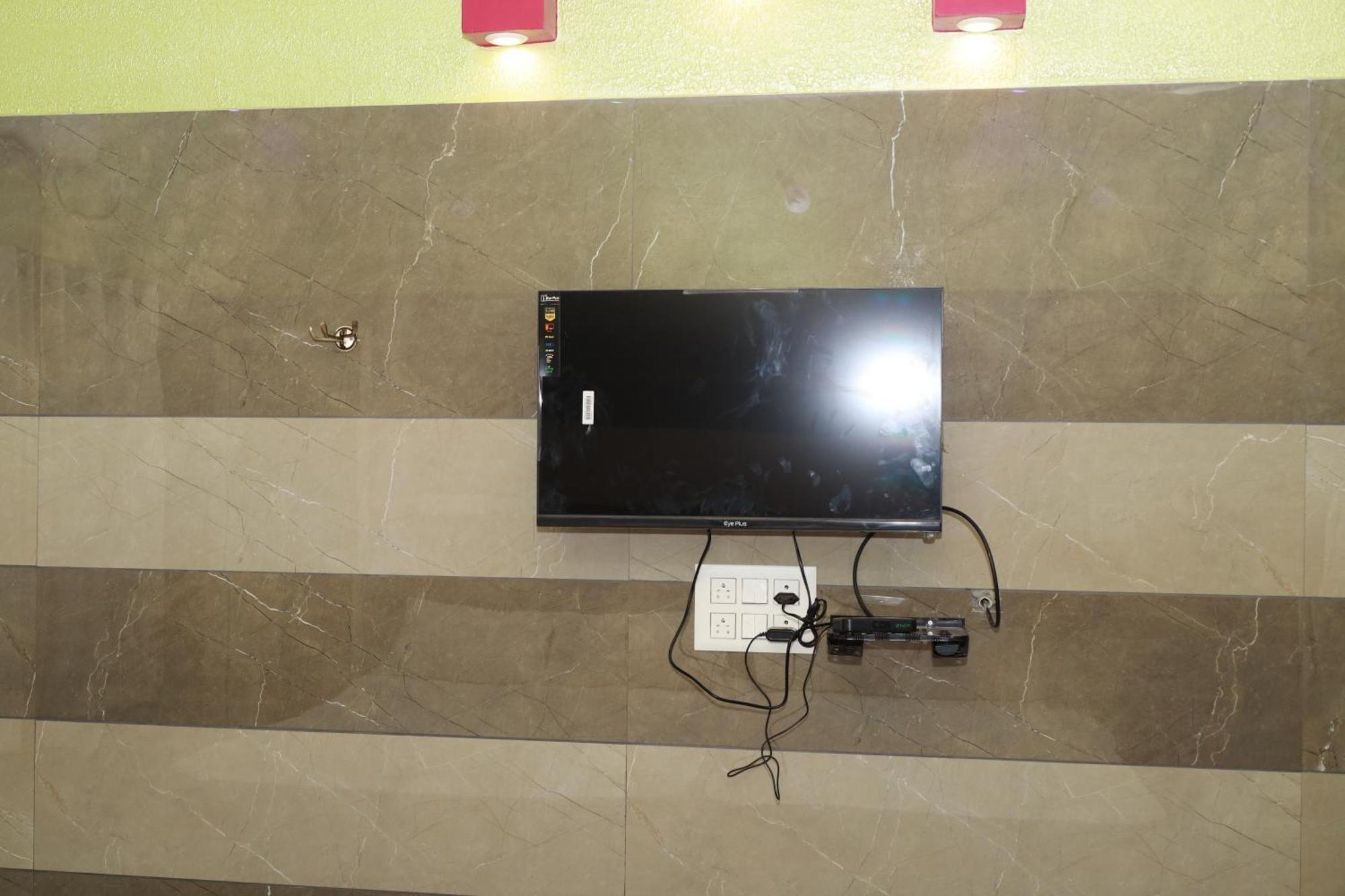 Rv Residency Hotel Wodapatti Ngoại thất bức ảnh